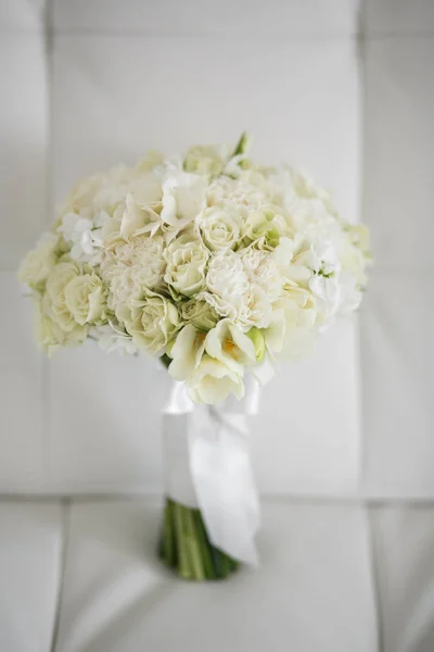 Wedding bouquet made of white roses on a white background — Stock Photo, Image