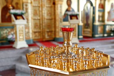 Ortodoks simgesi lamba. Kilise petrol. Kilise özniteliği.