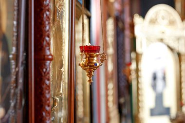 Ortodoks simgesi lamba. Kilise petrol. Kilise özniteliği.