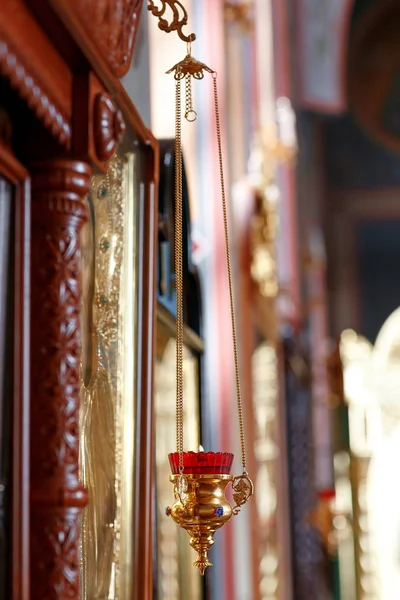 Lampe icône orthodoxe. Huile d'église. Attribut de l'église . — Photo