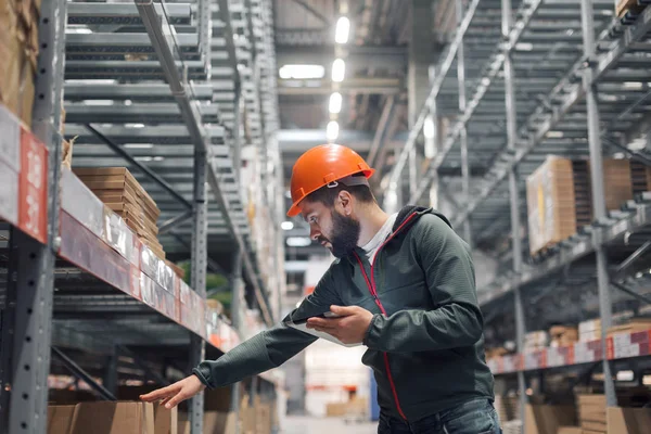 onun büyük bir depo stok kontrol Depo Müdürü