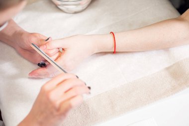 Manikür Güzellik Salonu. manikürcü tırnak bakımı için yordam bulunur