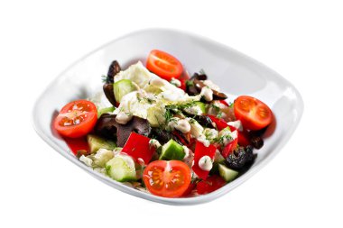 Yunan salatası. Shitake Mantarlar, yeşil salata, domates, fetta peynir, kırmızı soğan ile sebze ve karışık yeşillik