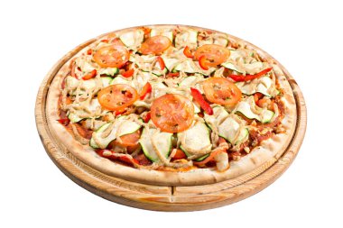 İtalyan mutfak ve pişirme kavramı. Sıcak lezzetli dilimlenmiş malzemeler kabak, domates, kırmızı biber. Teslimat yemek.