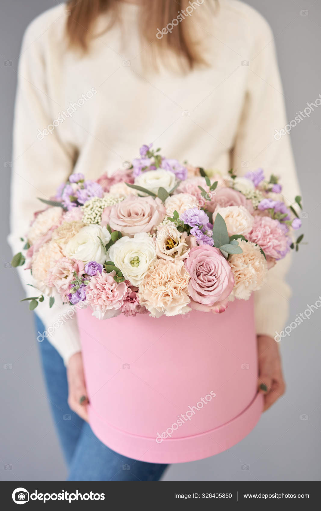 ROUND BOX: Pink Garden Mix Floral Arrangement