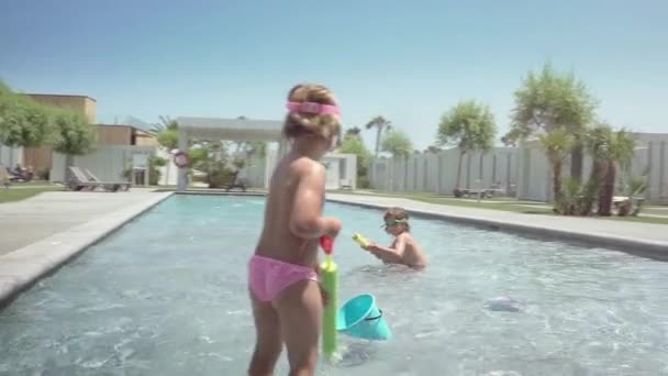 Happy Child Playing Splashing Resort — Stock Video