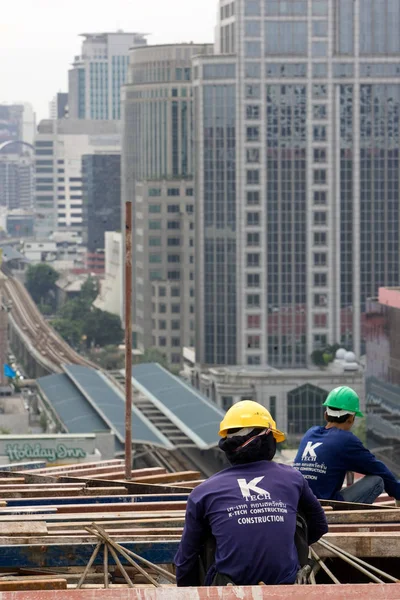 Bangkok, Thaiföld, munkavállalók, az építési telek — Stock Fotó