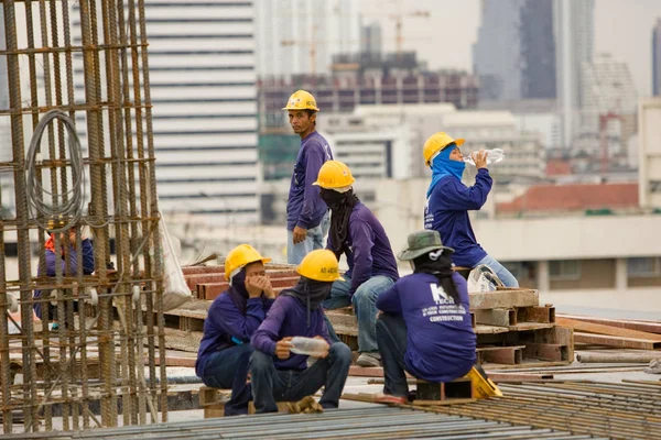 Bangkok, Thaiföld, munkavállalók, az építési telek — Stock Fotó