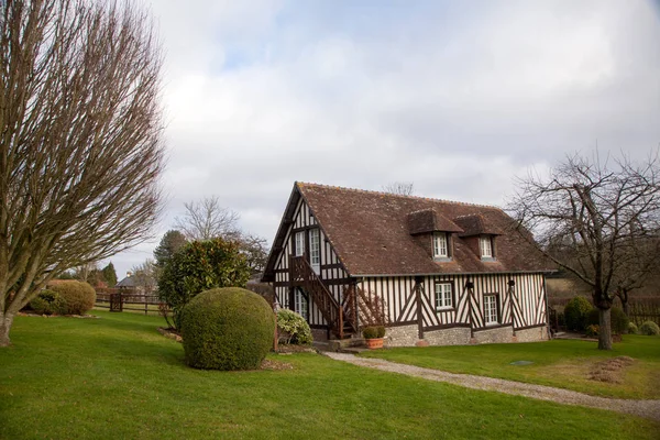 Typowy dom w Normandii — Zdjęcie stockowe