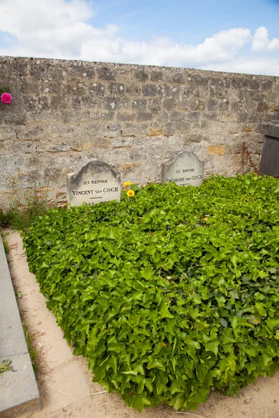 The grave of Vincent Van Gogh in France — Stock Photo, Image