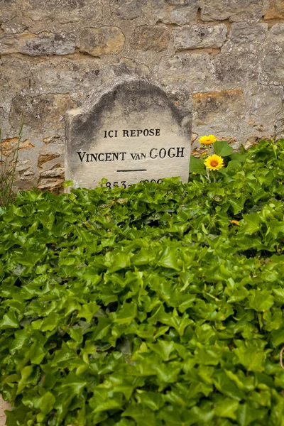 The grave of Vincent Van Gogh in France — Stock Photo, Image