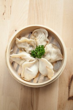 Bambu vapur kutusunda Çin böreği