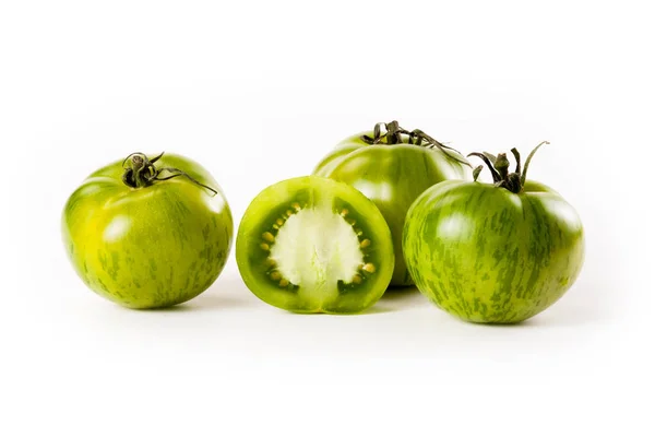Tomates verdes sobre fondo blanco — Foto de Stock