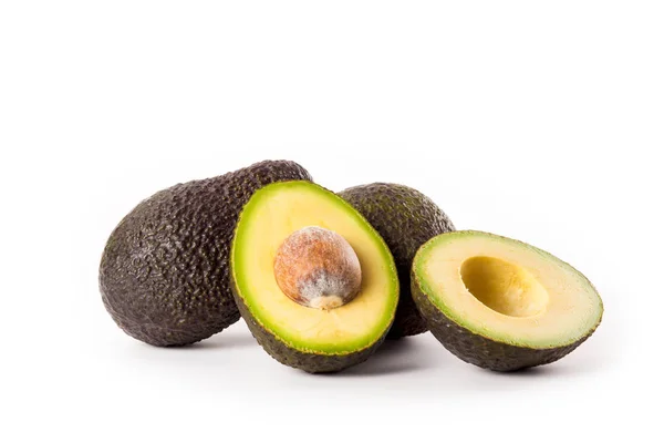 Hassavocados isoliert auf weißem Hintergrund. — Stockfoto