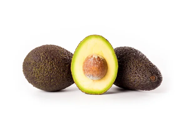 Hassavocados isoliert auf weißem Hintergrund. — Stockfoto