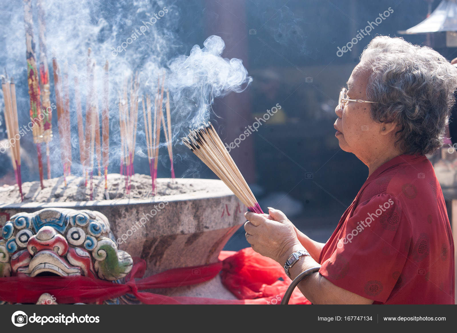 Chinatown, Bangkok, during the Chinese New Year, Chinese people go to