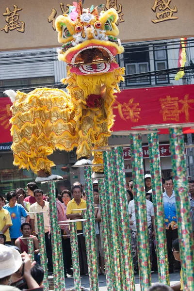 Çin yeni yılı, aslan dansı 