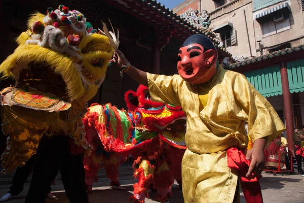 Çin yeni yılı, aslan dansı 