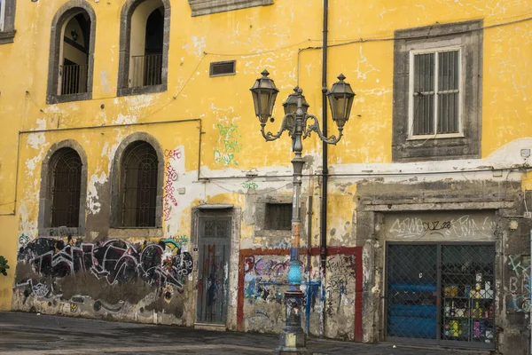 Неаполя (Італія)-Januery 4th, 2018: Видом на Неаполь-стріт — стокове фото