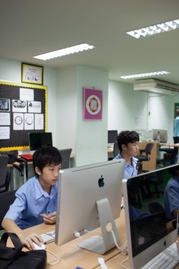 Bangkok, bilgisayar sınıfta öğrenciler üniversitede.