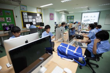Bangkok, bilgisayar sınıfta öğrenciler üniversitede.