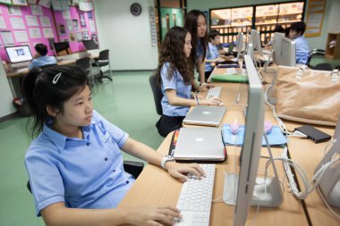 Bangkok, bilgisayar sınıfta öğrenciler üniversitede.