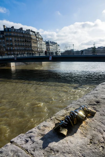 París, Las orillas del Sena están inundadas, el Sena está a 6 metros sobre el nivel . —  Fotos de Stock