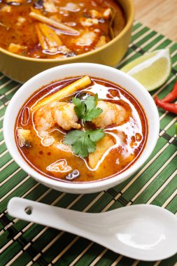 Tayland karides çorbası, Tom Yam kung
