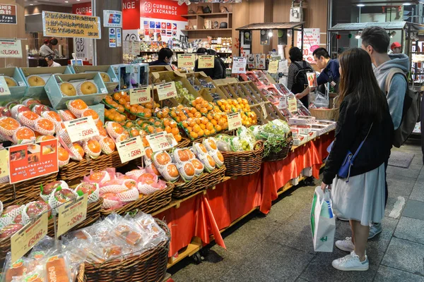 果物の屋台、大阪、日本 — ストック写真