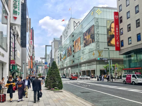 Calle Ginza, calle comercial en Tokio, Japón — Foto de Stock