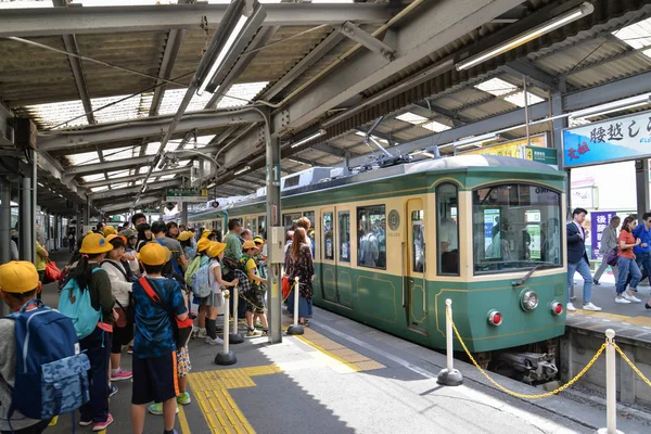 Enoden elektrický vlak, oblast Kamakura, Japonsko — Stock fotografie