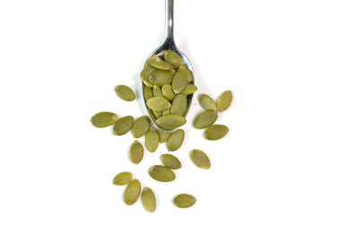 Beyaz arka planda izole - kabak çekirdeği