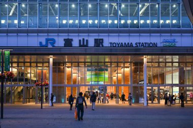 Toyama Tren İstasyonu, Japonya