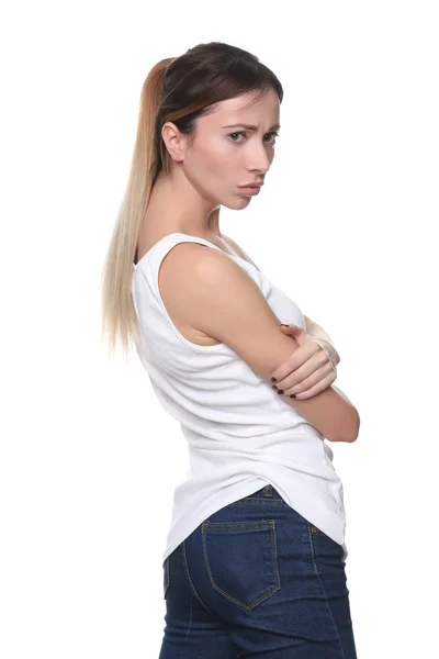 Menina de camisa em pé perfil. Fecha. Fundo branco — Fotografia de Stock