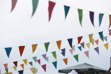 Parti bayrakları. Yakın çekim