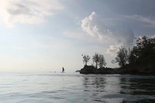 Segelschiff auf Boracay See — Stockfoto