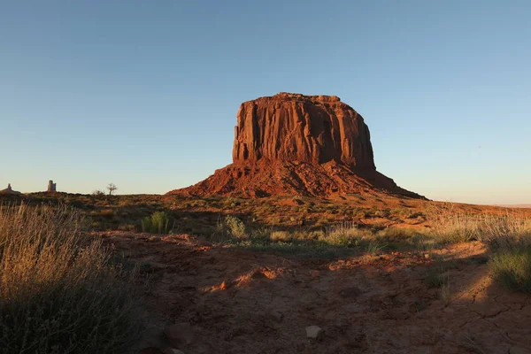 Huge rock in Monument Valley — Stock Photo, Image