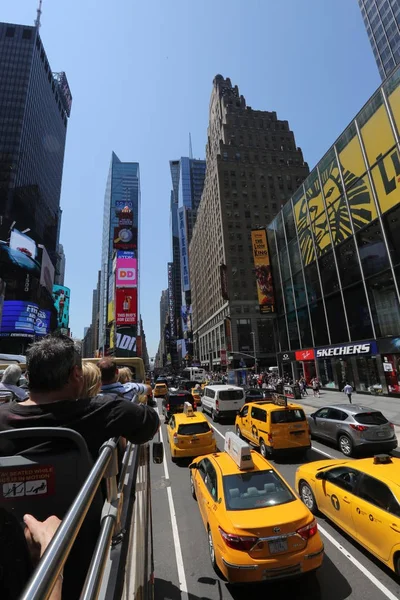 Taxi az utcán. Amerikában, New York City - 2017. szeptember 28. — Stock Fotó
