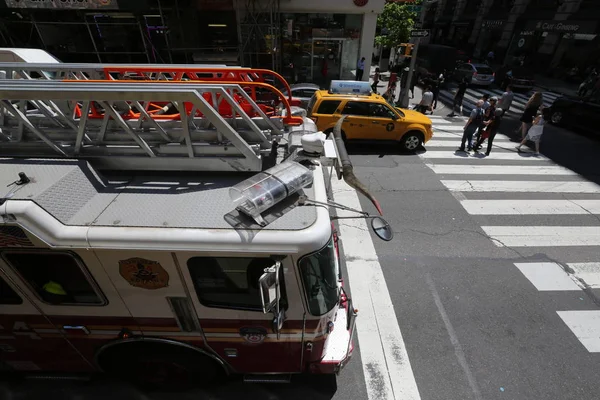 Πυροσβεστικό όχημα. Αμερική, Νέα Υόρκη - 10 Μαΐου 2017 — Φωτογραφία Αρχείου