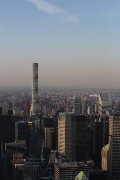 432 Park Avenuebuilding. América, Nova York - 13 de maio de 2017 — Fotografia de Stock