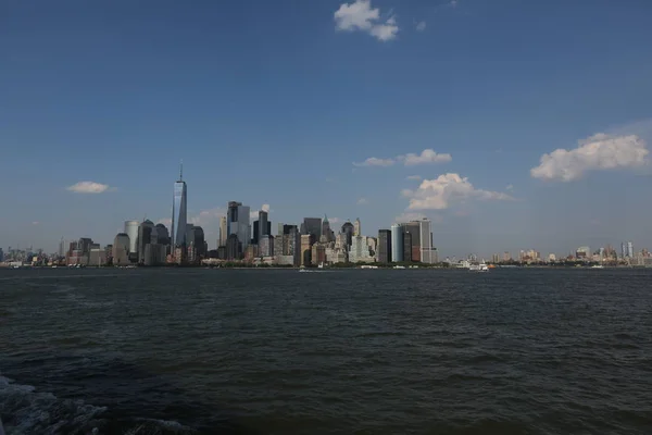 Manhattan e rio. América, Nova York - 13 de maio de 2017 — Fotografia de Stock