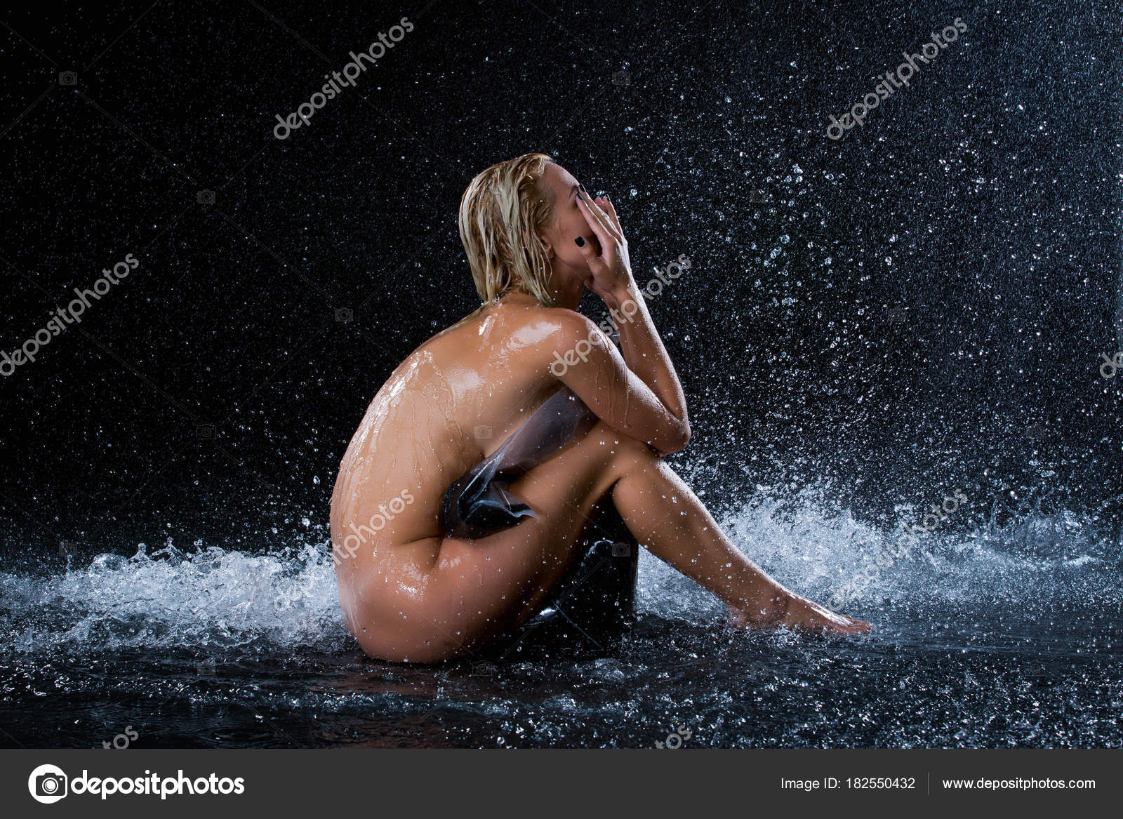 https://st3.depositphotos.com/7570388/18255/i/1600/depositphotos_182550432-stock-photo-naked-girl-sitting-in-the.jpg
