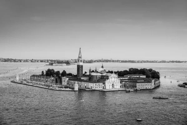Italie, Venise - 2020. Grand Canal avec gondoles. Vue sur l'île de Giudecca . — Photo
