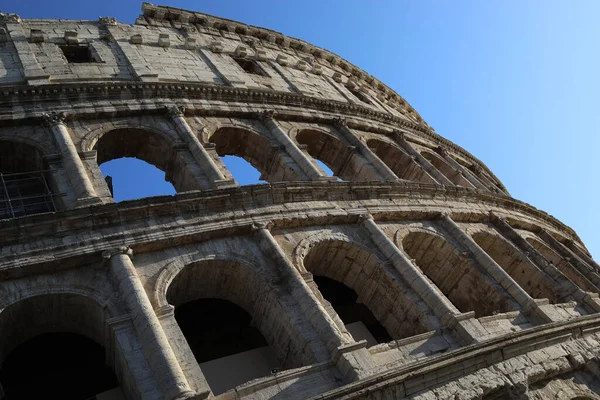 Roma, İtalya - 2020. Roma 'daki Kolezyum harabeleri. — Stok fotoğraf