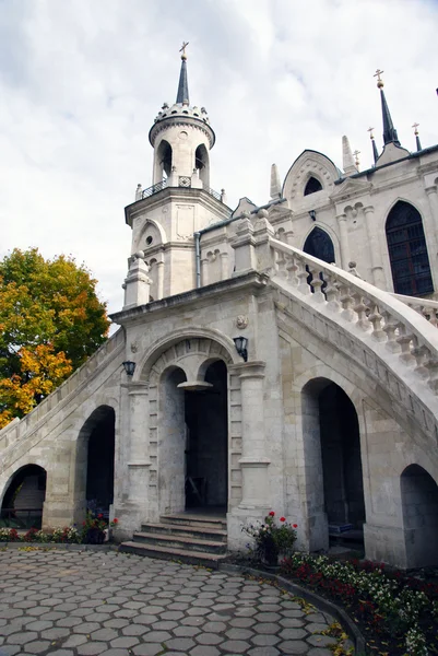 Eglise Bazhenov dans le domaine Vorontsov. Le village Bykovo. Russie — Photo