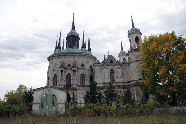 Bazhenov kyrkan i den Estate Vorontsov. Den byn Bykovo. Ryssland — Stockfoto