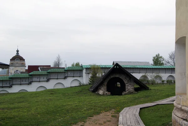 O mosteiro de STS. A cidade de Torzhok. Rússia — Fotografia de Stock