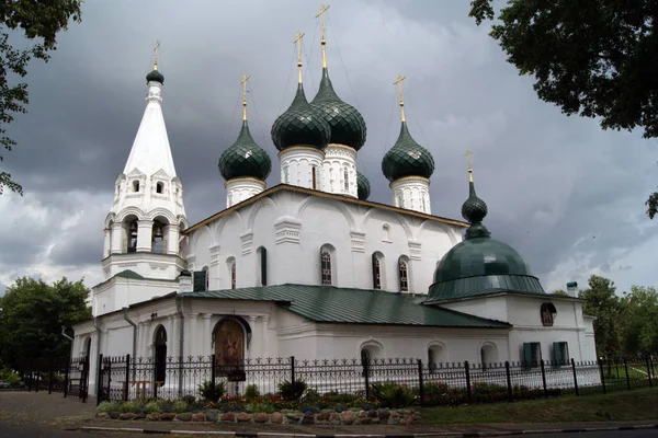 La antigua ciudad de Yaroslavl. Rusia — Foto de Stock