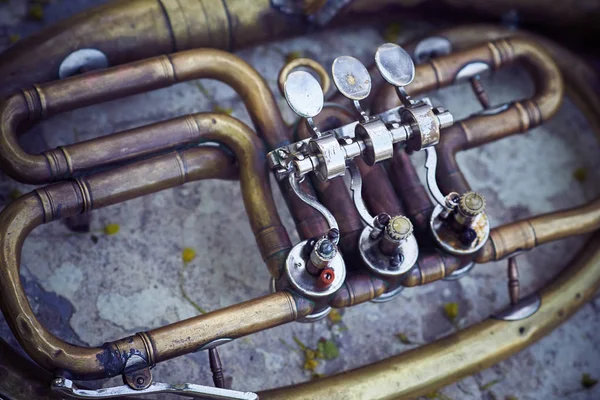 Het beeld van een fragment van een vintage muziekinstrument. — Stockfoto