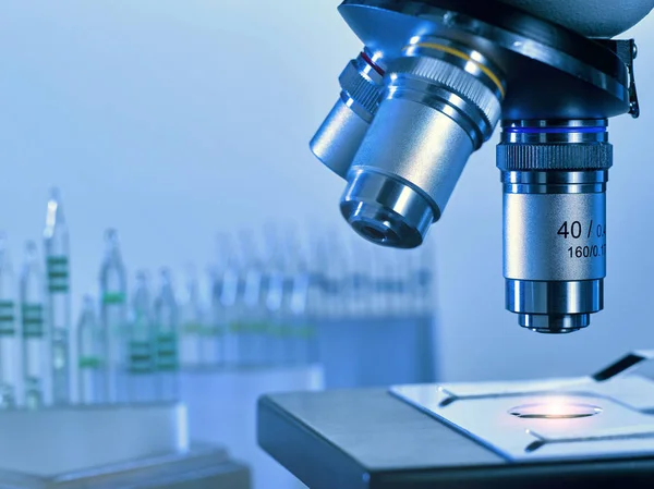 Modern optik elektronik cihaz.